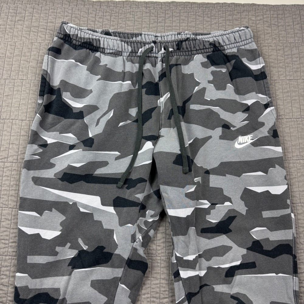 Nike Mens XXLT Club Fleece Camo Joggers Sweatpants Grey White Black Sportswear - Picture 2 of 12